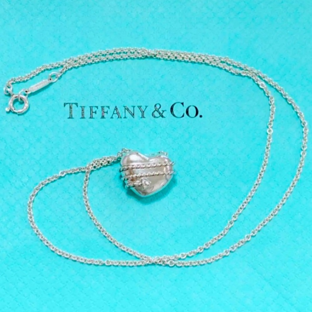 Authentic Tiffany & Co. Vintage 925 Sterling Silver Arrow Heart Pendant Necklace